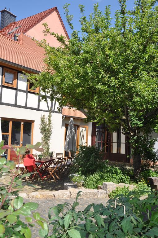 Gastezimmer Am Hof Frankfurt am Main Exterior foto